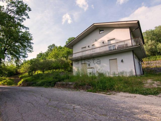 Case e ville in vendita di 125 m² in Via Pasconi