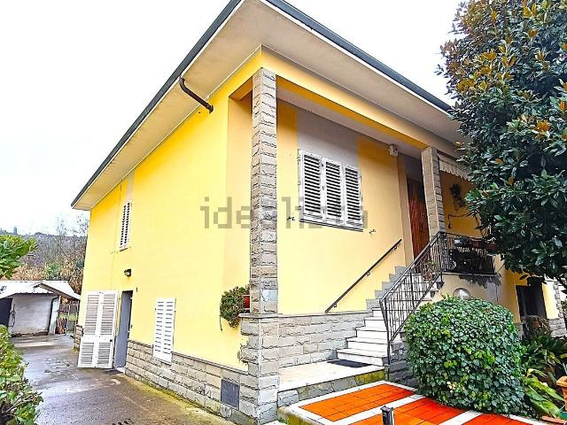 Case e ville in vendita di 125 m² in Via Raffaello Caverni