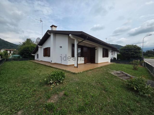 Case e ville in vendita di 125 m² in Via VI Maggio, 23