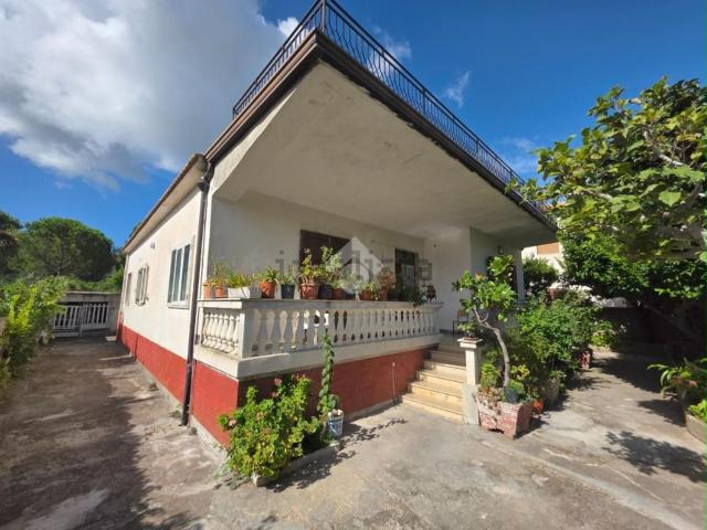 Case e ville in vendita di 125 m² in Viale Picone