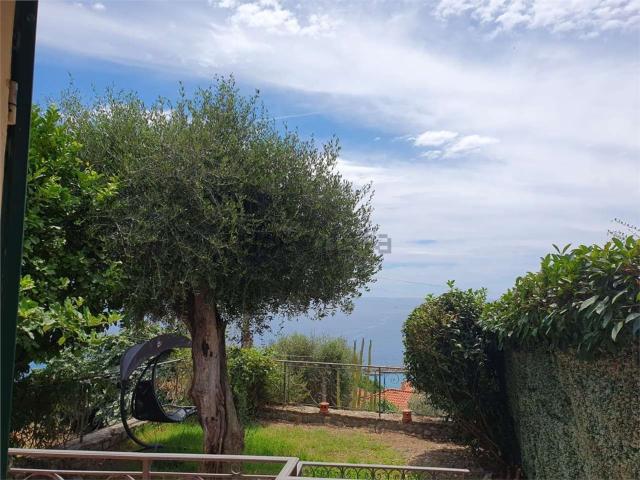 Case e ville in vendita di 125 m² in Strada Costa dei Pini, 31
