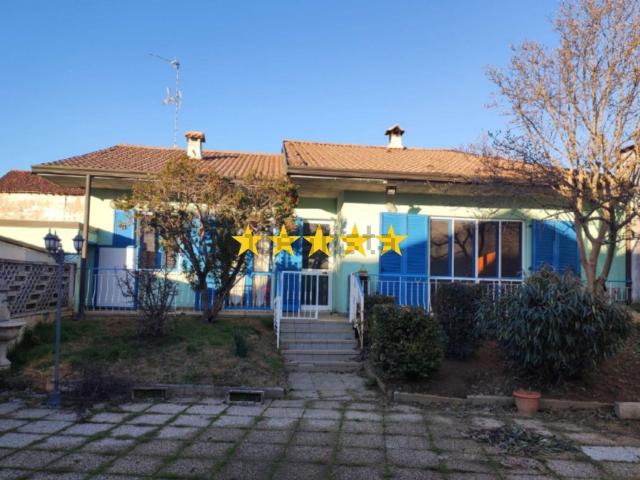 Case e ville in vendita di 126 m² in Via Cogrossi