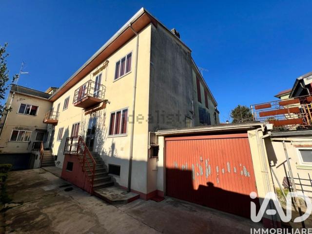 Case e ville in vendita di 126 m² in Via Borgatti, 6
