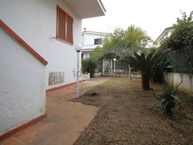 Case e ville in vendita di 126 m² in Via dei Marinai