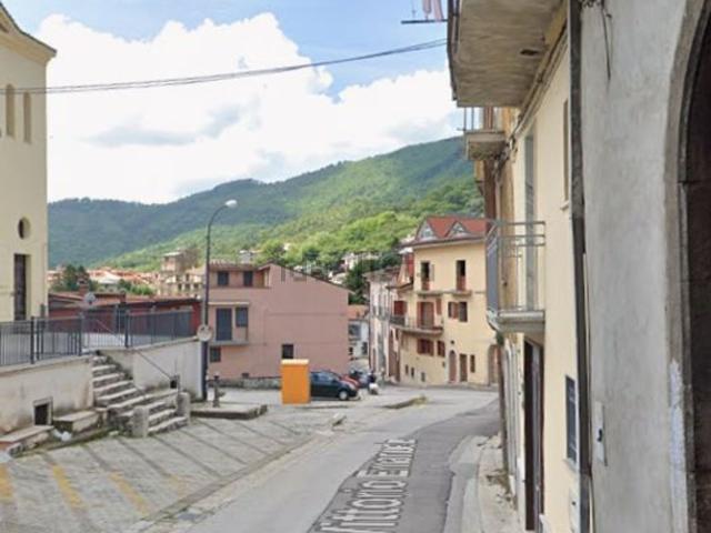 Case e ville in vendita di 126 m² in Via Loffredo