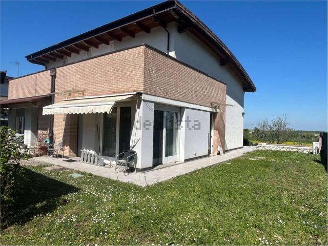 Case e ville in vendita di 126 m² in Via Tolara di Sopra, 50