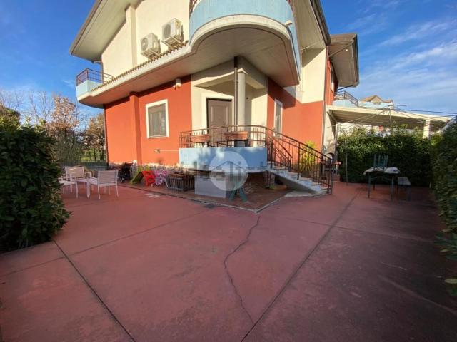 Case e ville in vendita di 127 m² in Via Tesori, 9