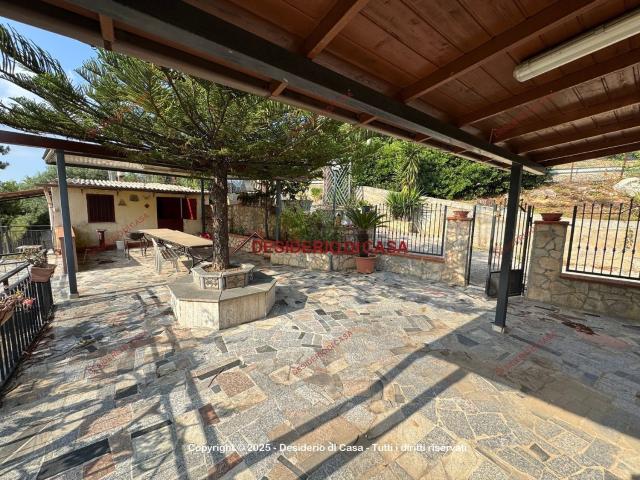 Case e ville in vendita di 127 m² in Contrada Burgio