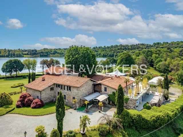 Case e ville in vendita di 1286 m² in Via Como