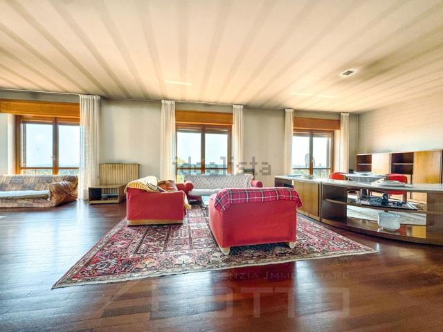 Case e ville in vendita di 1280 m² in Via Torriane, 4