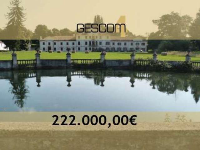 Case e ville in vendita di 1282 m² in Via Roma