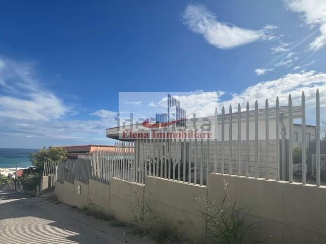 Case e ville in vendita di 128 m² in Via del Mare