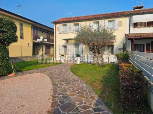 Case e ville in vendita di 128 m² in Via San Daniele, 55