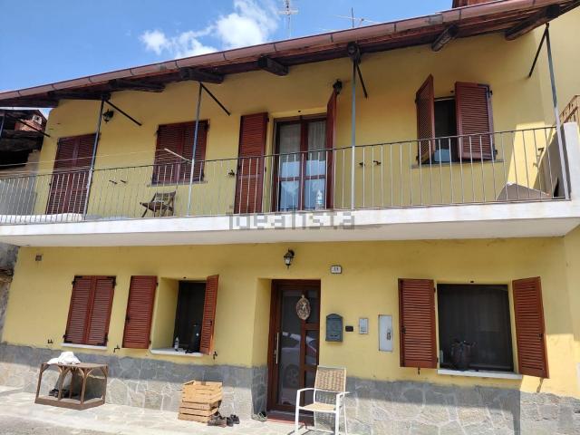 Case e ville in vendita di 128 m² in Via San Grato, 13