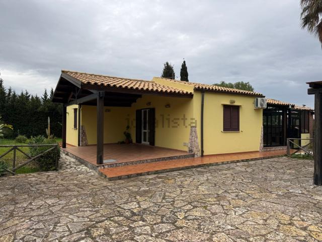 Case e ville in vendita di 128 m² in Contrada Fraginesi
