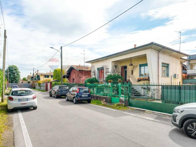 Case e ville in vendita di 129 m² in Via Alessandro Volta, 36