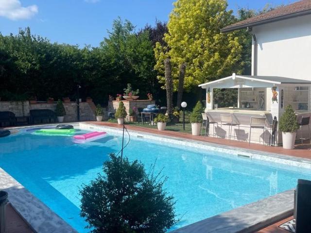 Case e ville in vendita di 1300 m²