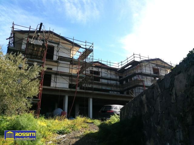 Case e ville in vendita di 1300 m²