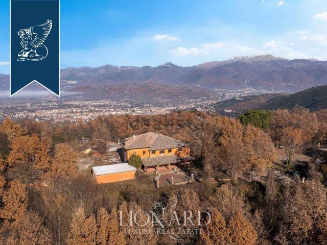 Case e ville in vendita di 1300 m²