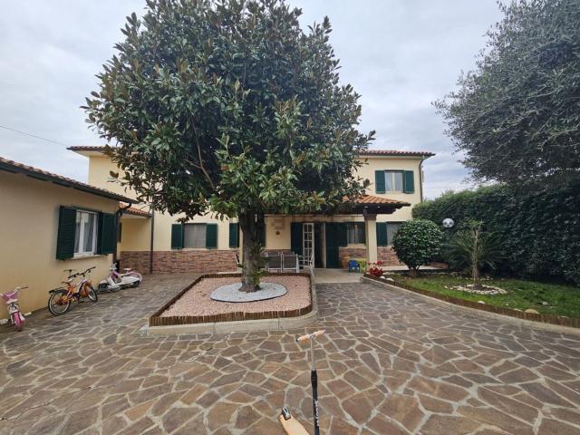 Case e ville in vendita di 130 m²