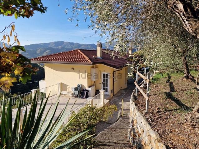 Case e ville in vendita di 130 m²