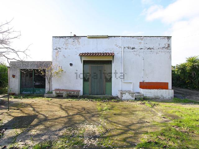 Case e ville in vendita di 130 m² in Via Comunale Ant di Acquarica, 2