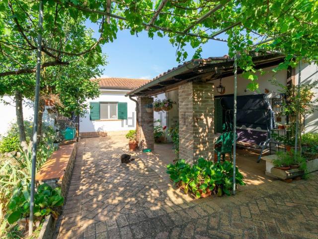 Case e ville in vendita di 130 m² in Via Carizia