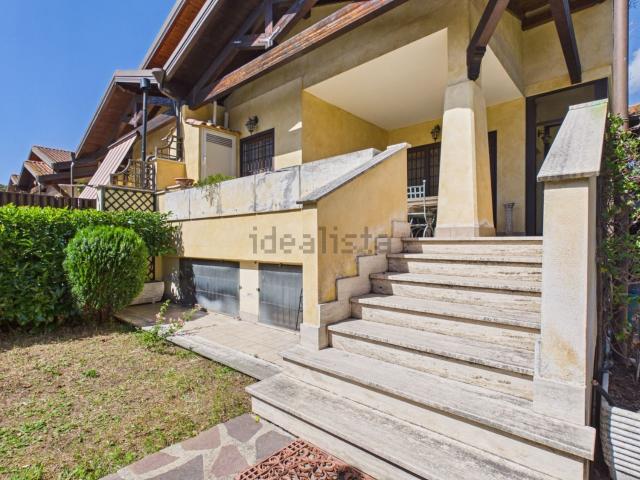 Case e ville in vendita di 130 m² in Via Antonio Guarnieri, 66