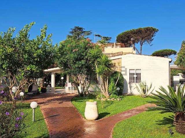 Case e ville in vendita di 130 m² in Via Badino Vecchia