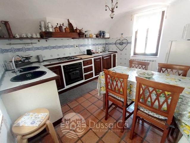 Case e ville in vendita di 130 m² in Via Barberis Colomba