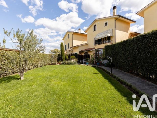 Case e ville in vendita di 130 m² in Via Giovanni Zavagno, 60