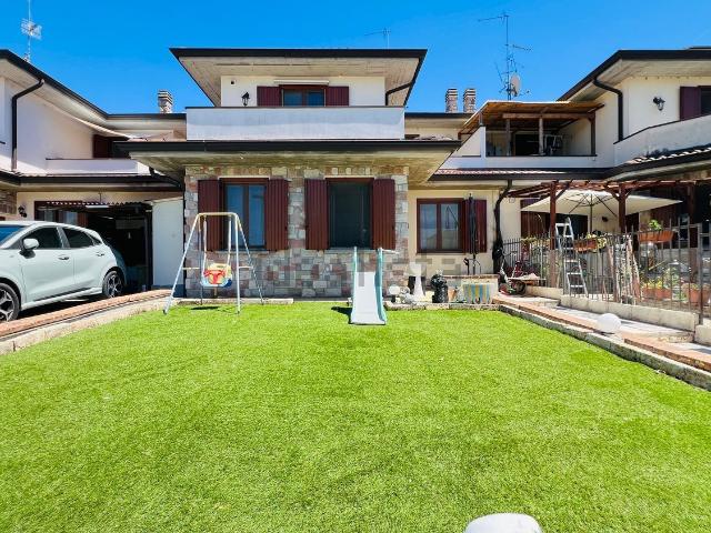 Case e ville in vendita di 130 m² in Via Guglielmo Marconi, 117