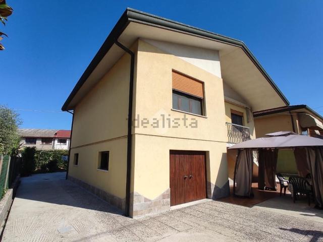 Case e ville in vendita di 130 m² in Via Don Giovanni Bosco, 7