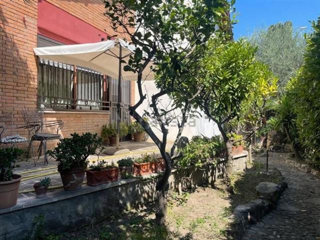 Case e ville in vendita di 130 m² in Via del Castello