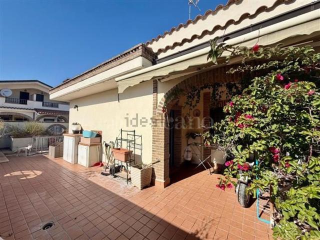 Case e ville in vendita di 130 m² in Via del Fosso dell&apos Osa