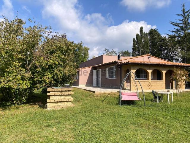 Case e ville in vendita di 130 m² in Via della Padula, 57124