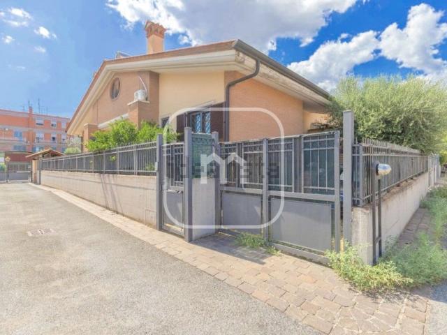 Case e ville in vendita di 130 m² in Via della Riserva Nuova