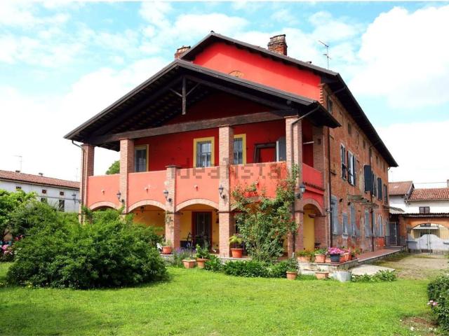 Case e ville in vendita di 130 m² in Via Dessaix, 35