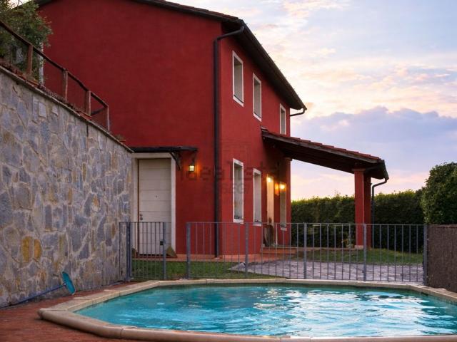Case e ville in vendita di 130 m² in Via di Colognora