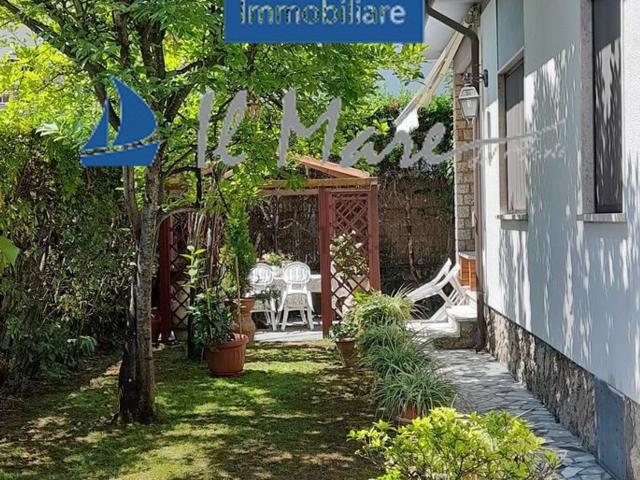 Case e ville in vendita di 130 m² in Via duca degli abruzzi