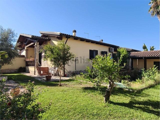 Case e ville in vendita di 130 m² in Via Enrico Josi, 50