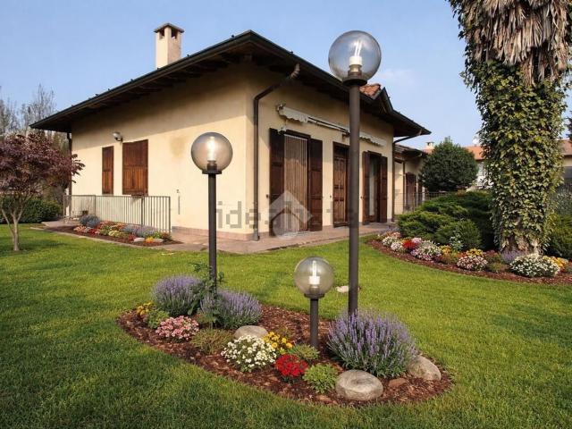 Case e ville in vendita di 130 m² in Via Enrico Toti, 26