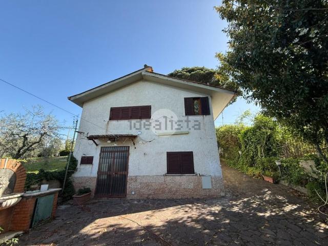 Case e ville in vendita di 130 m² in Via Folcarotonda, 71