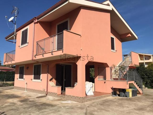 Case e ville in vendita di 130 m² in Via Isole delle Filippine