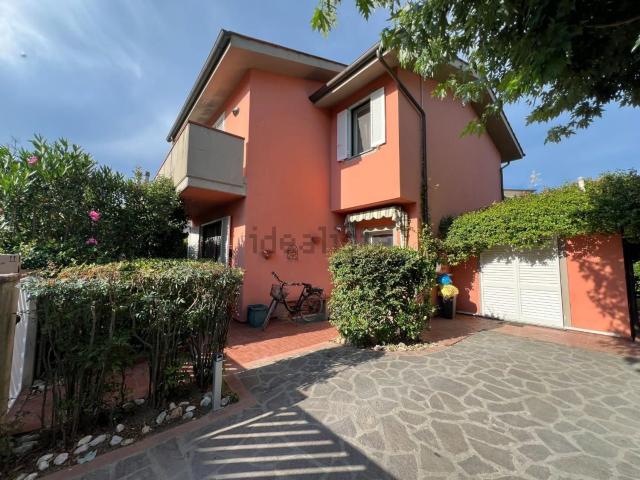 Case e ville in vendita di 130 m² in Via Larga, 365