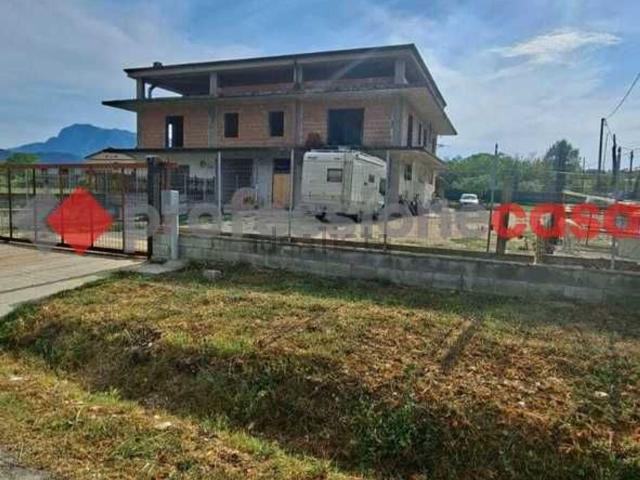 Case e ville in vendita di 130 m² in Via Monne