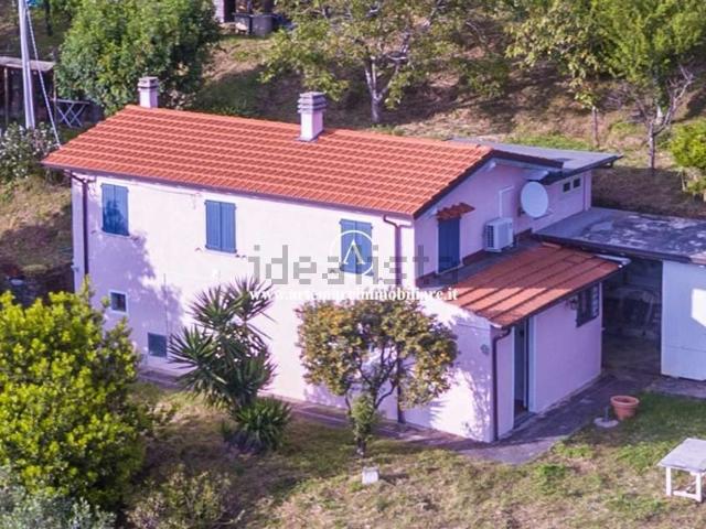 Case e ville in vendita di 130 m² in Via Monte di Ripa, 44
