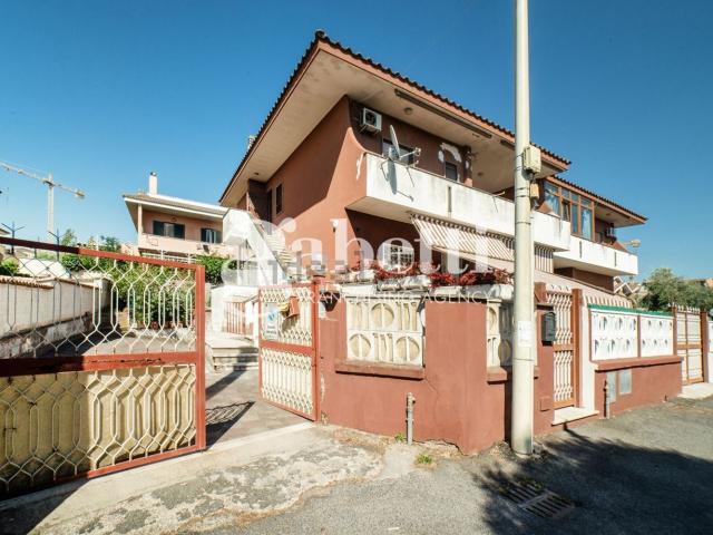 Case e ville in vendita di 130 m² in Via Mar Rosso