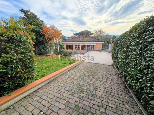 Case e ville in vendita di 130 m² in Via Nazionale