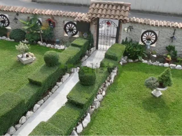 Case e ville in vendita di 130 m² in Via Nuova